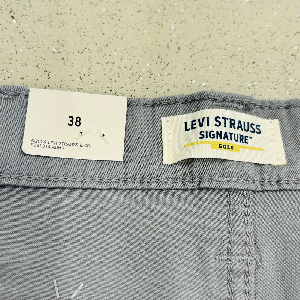 Levi Strauss Signature Essential Cargo Shorts Men's, Size‎ 38 W 10” Inseam, Gray - Picture 5 of 15